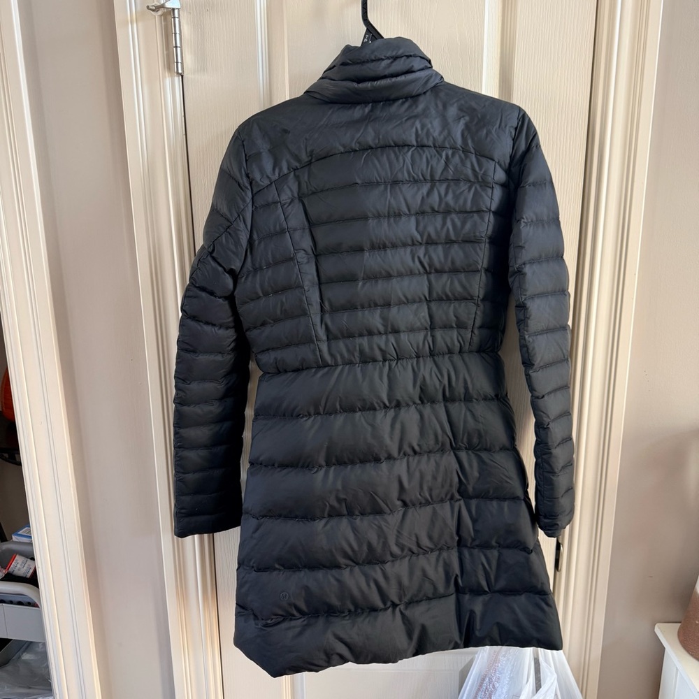 lululemon Athletica Black pack it down jacket. Size 8 - Picture 5 of 7